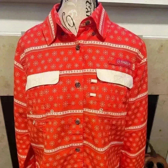 Magellan Women’s Holiday Fishing Button Down Shirt. Medium. Preowned. - Picture 1 of 5